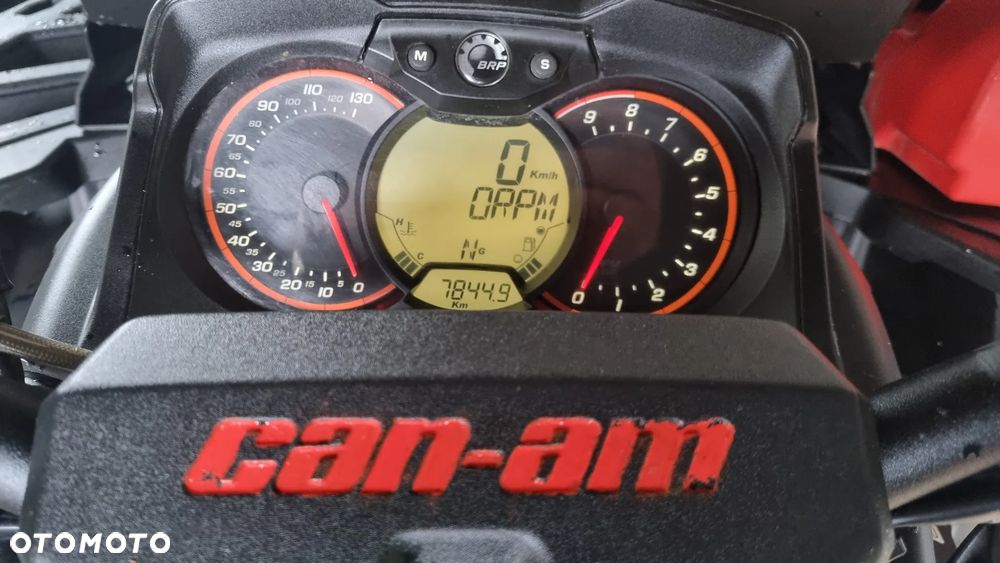 Can-Am Outlander - 10