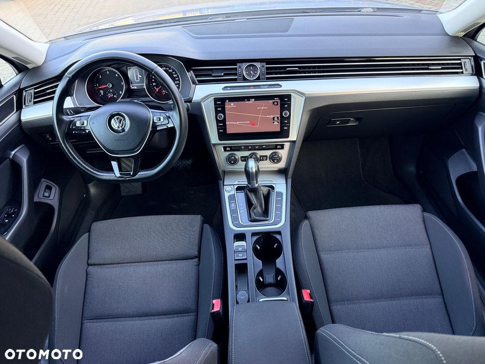 Volkswagen Passat - 2