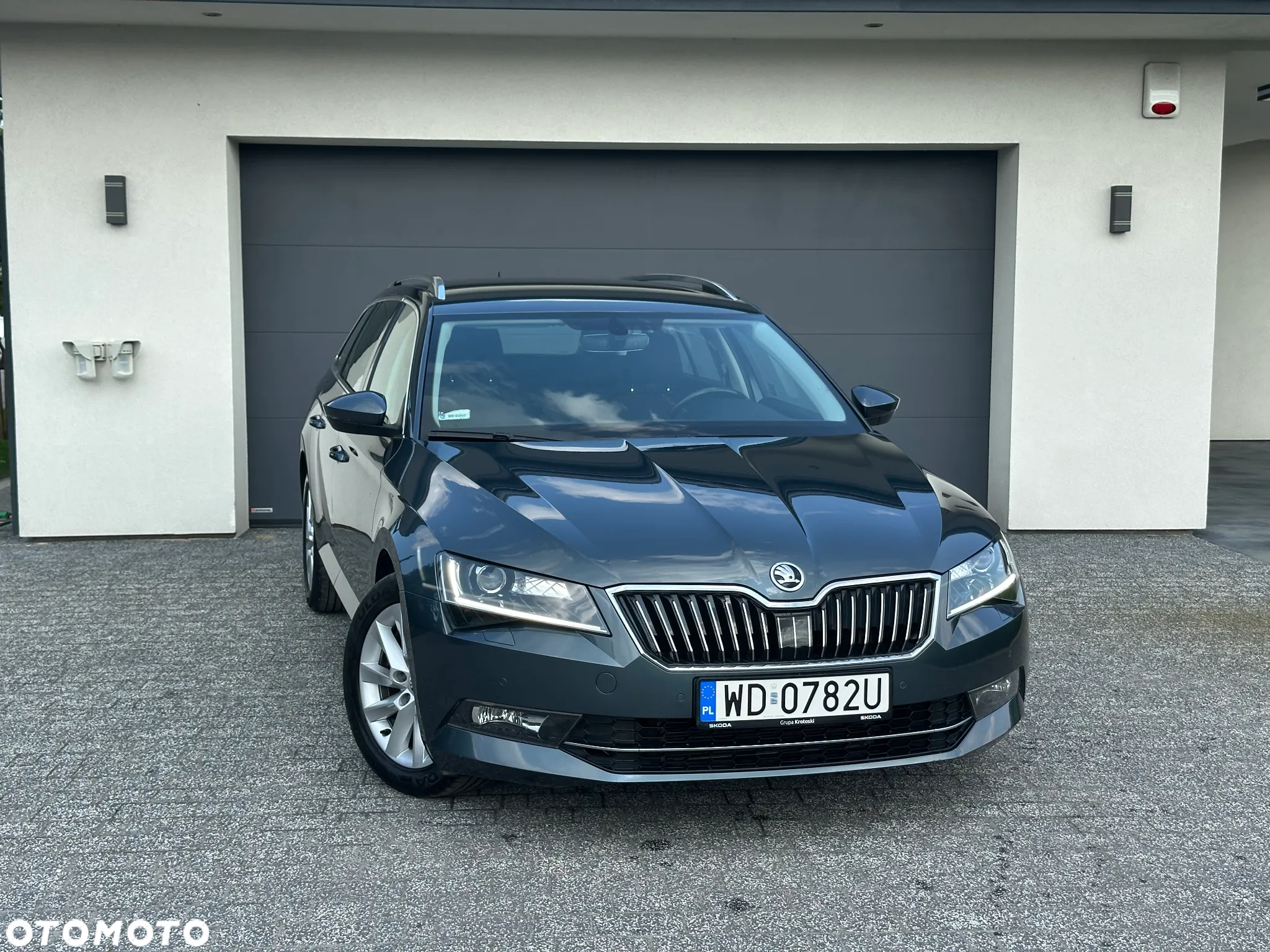 Skoda Superb 2.0 TDI SCR Style DSG - 2