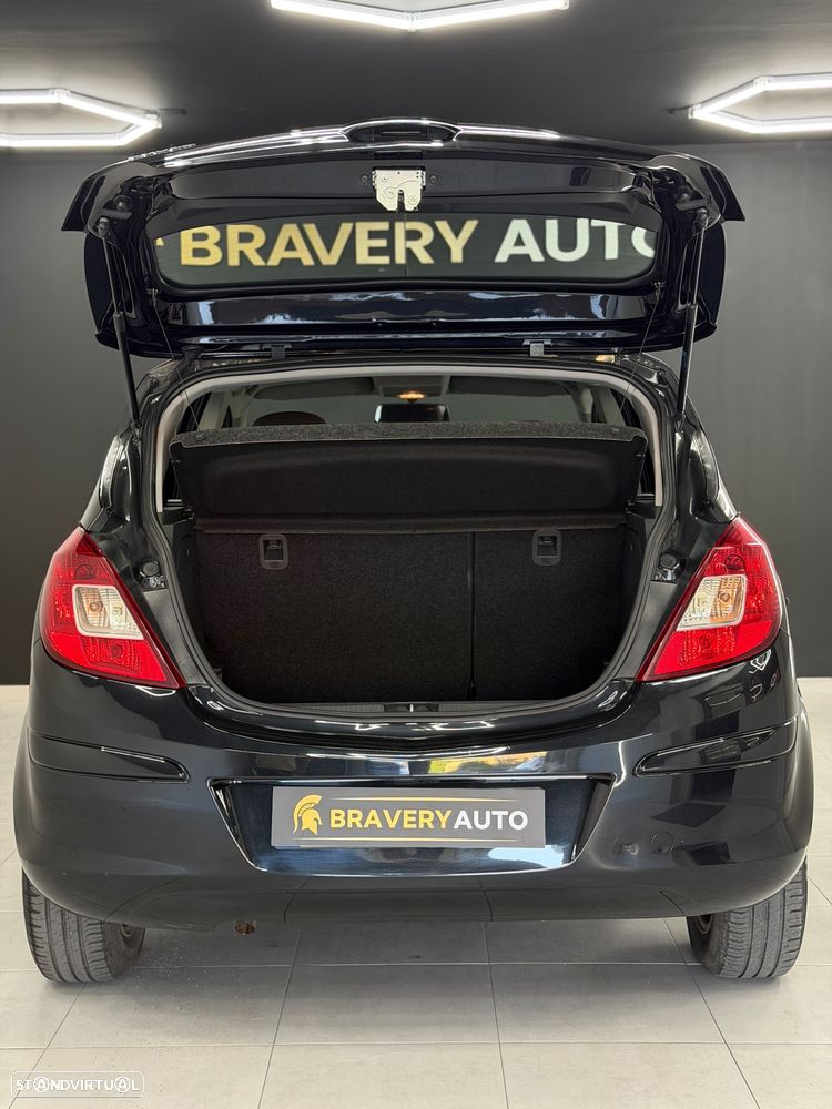 Opel Corsa 1.2 Cosmo - 14