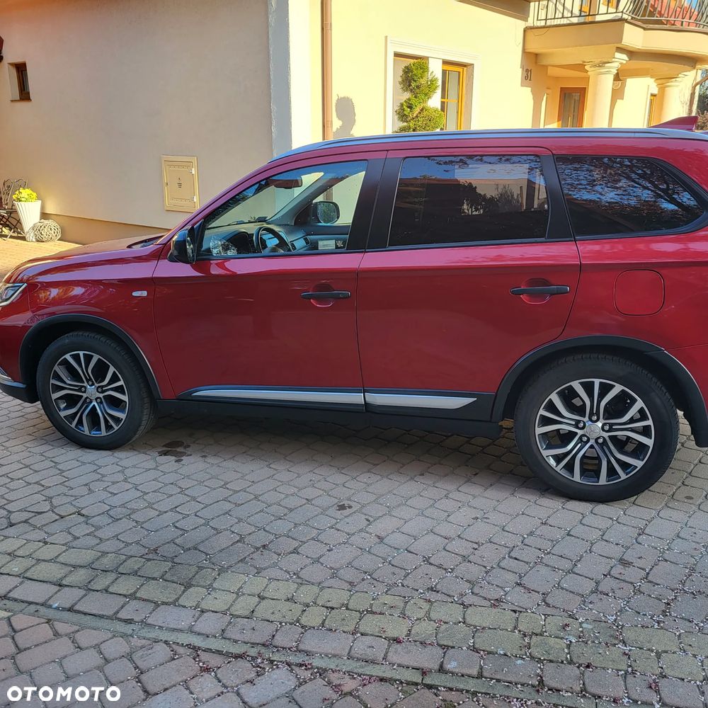 Mitsubishi Outlander - 4