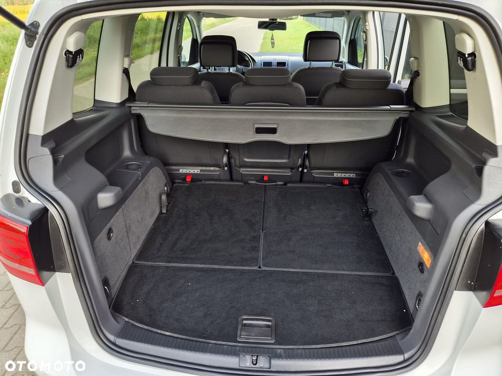 Volkswagen Touran 2.0 TDI DPF BlueMotion Technology DSG Cup - 9