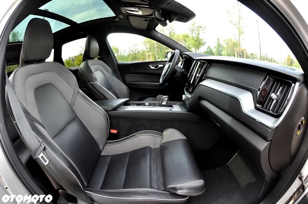 Volvo XC 60 T6 AWD Recharge Geartronic RDesign - 27