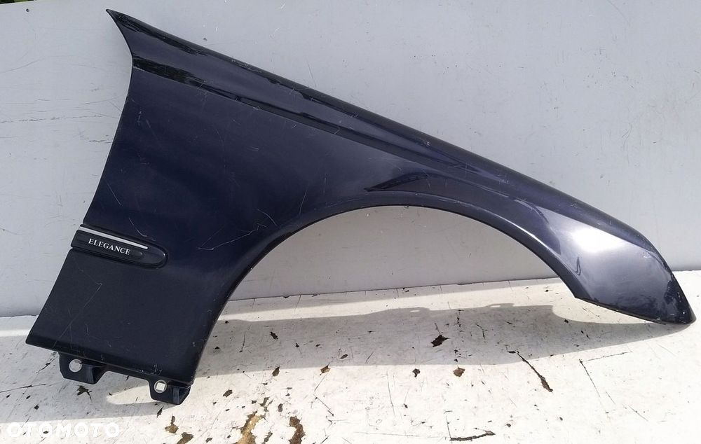 MERCEDES E-KLASA W211 BŁOTNIK PRZEDNI PRAWY GRANATOWY - 1