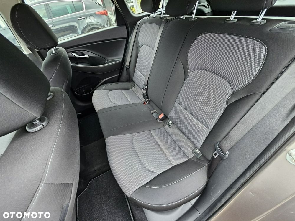 Hyundai i30 1.5 DPI Modern - 15
