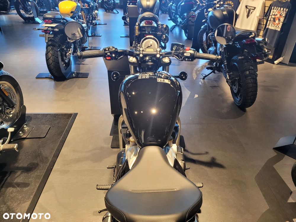 Triumph Bonneville Bobber - 3