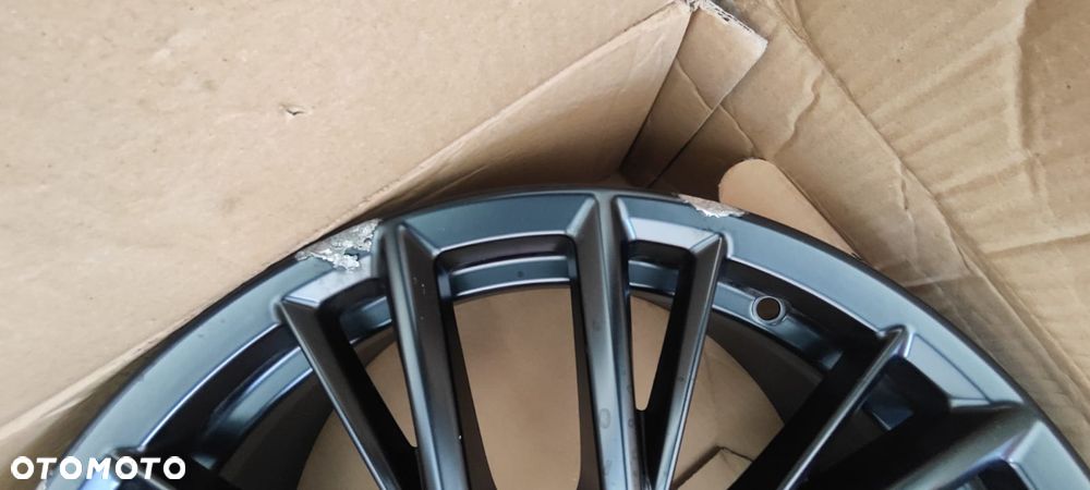 P02 Felga BMW 7,5x18et25 6885305 - 4
