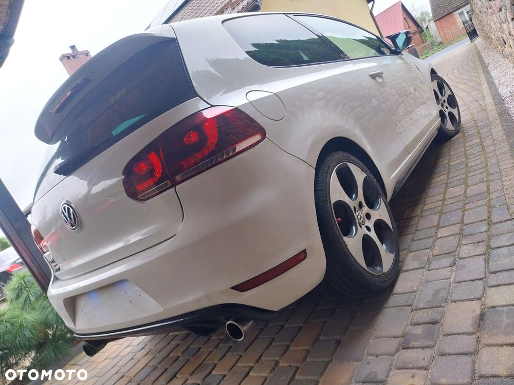 Volkswagen Golf - 17