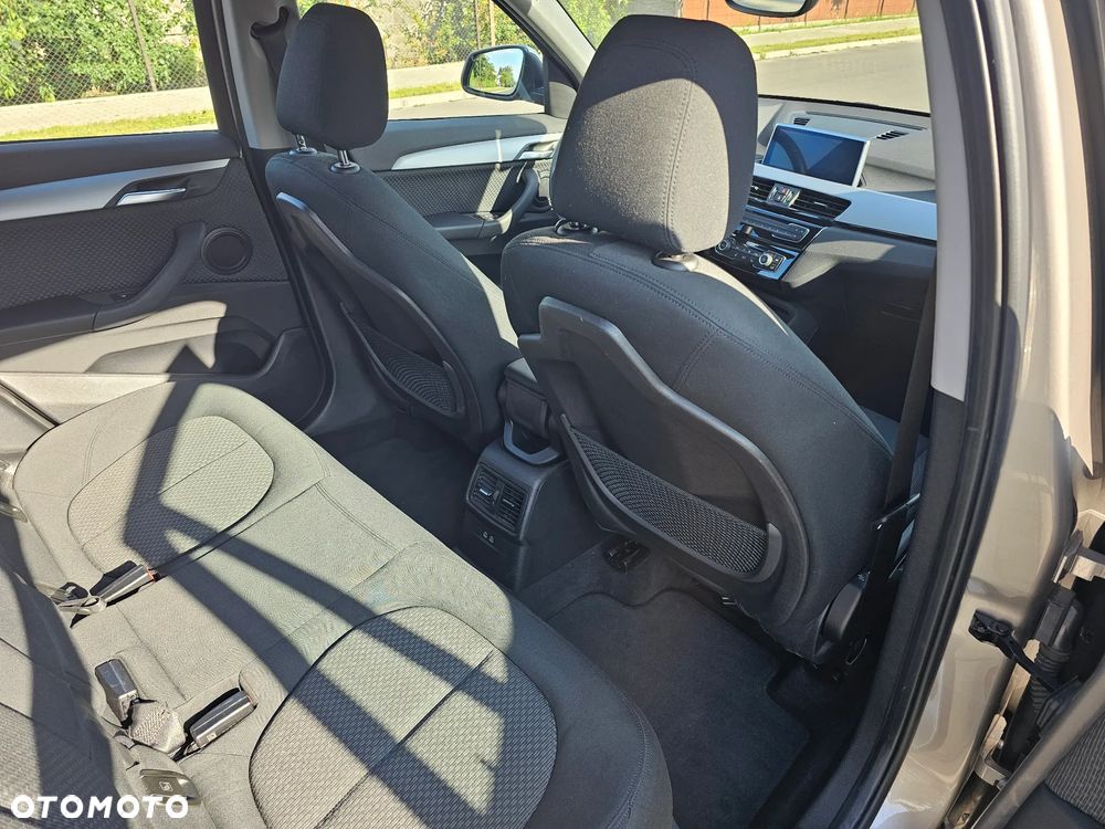 BMW X1 xDrive25e Advantage - 9