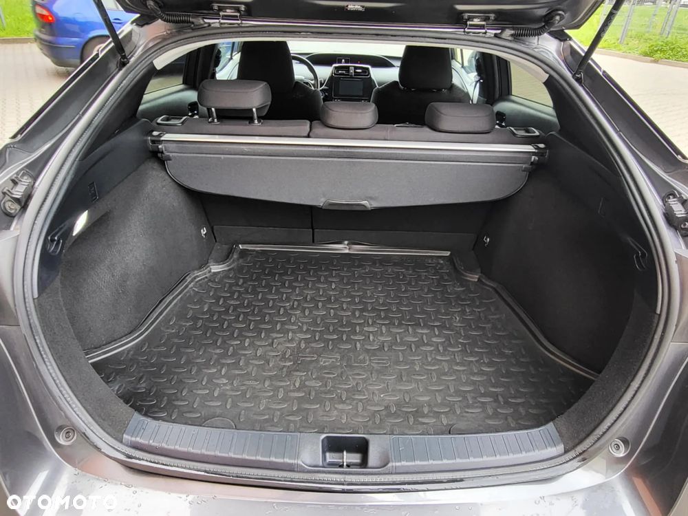 Toyota Prius 1.8 Hybrid Premium - 11