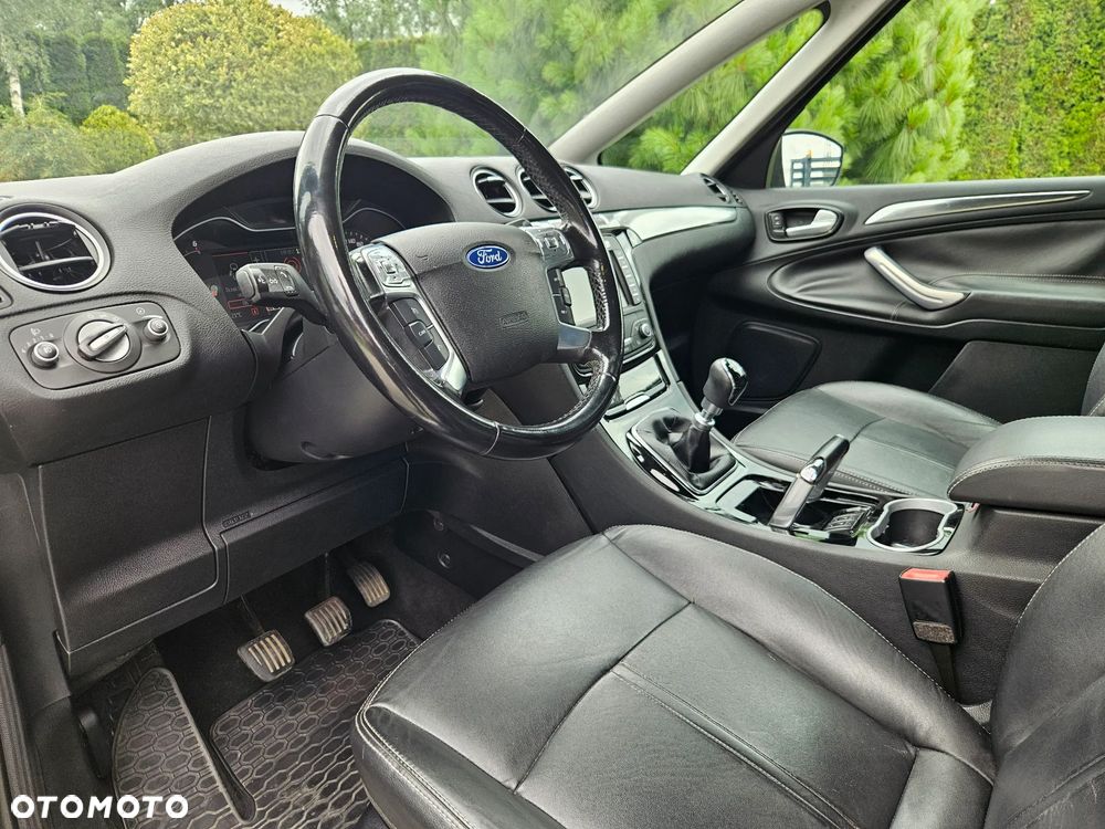Ford S-Max 2.0 TDCi DPF Titanium - 24