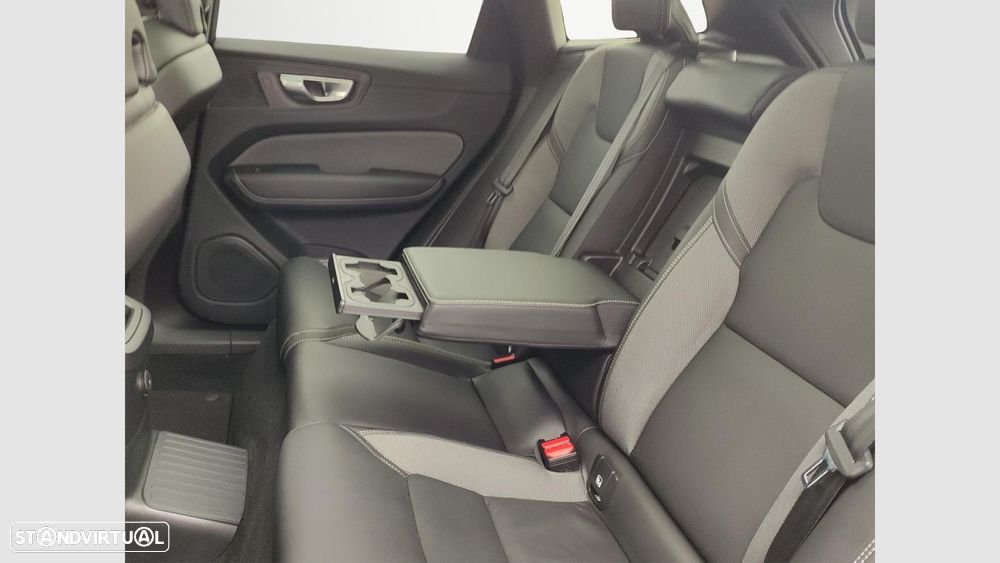 Volvo XC 60 2.0 T6 PHEV Black Edition AWD - 14