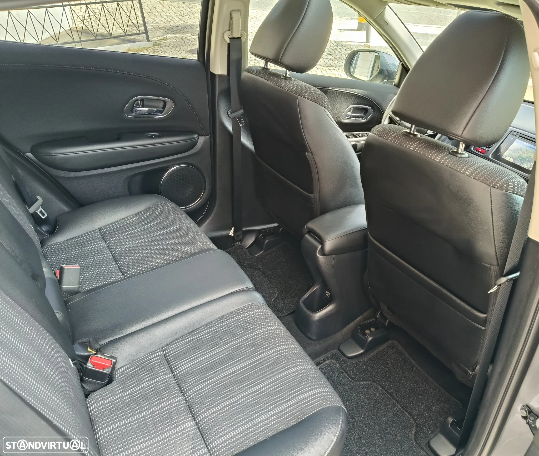 Honda HR-V 1.6 i-DTEC Executive - 26