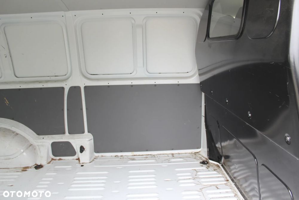 Volkswagen Transporter - 13