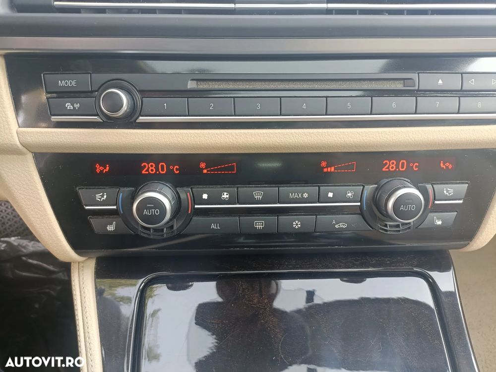 BMW Seria 5 520d Touring Sport-Aut. - 21