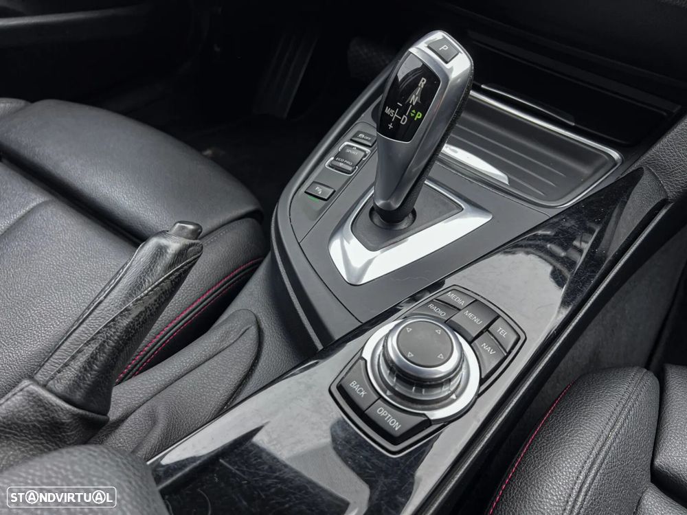 BMW 318 d Touring Auto Line Sport - 11