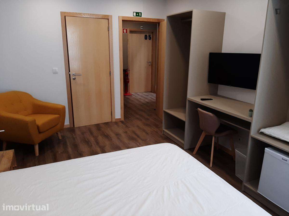 Quarto - localizado em São Mamede de Infesta Porto - Grande imagem: 4/13