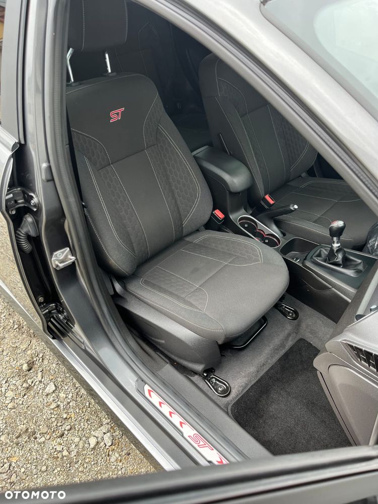 Ford Fiesta ST200 - 12