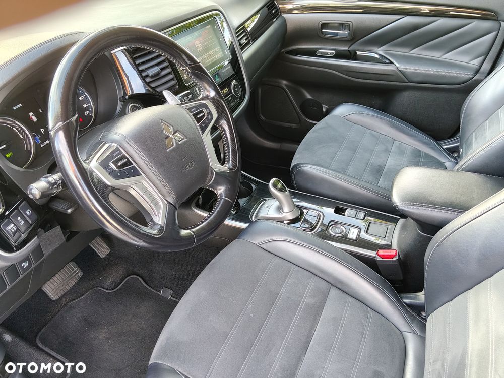 Mitsubishi Outlander 2.0 4WD - 17