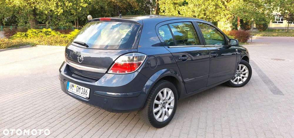Opel Astra 1.8 Edition - 19