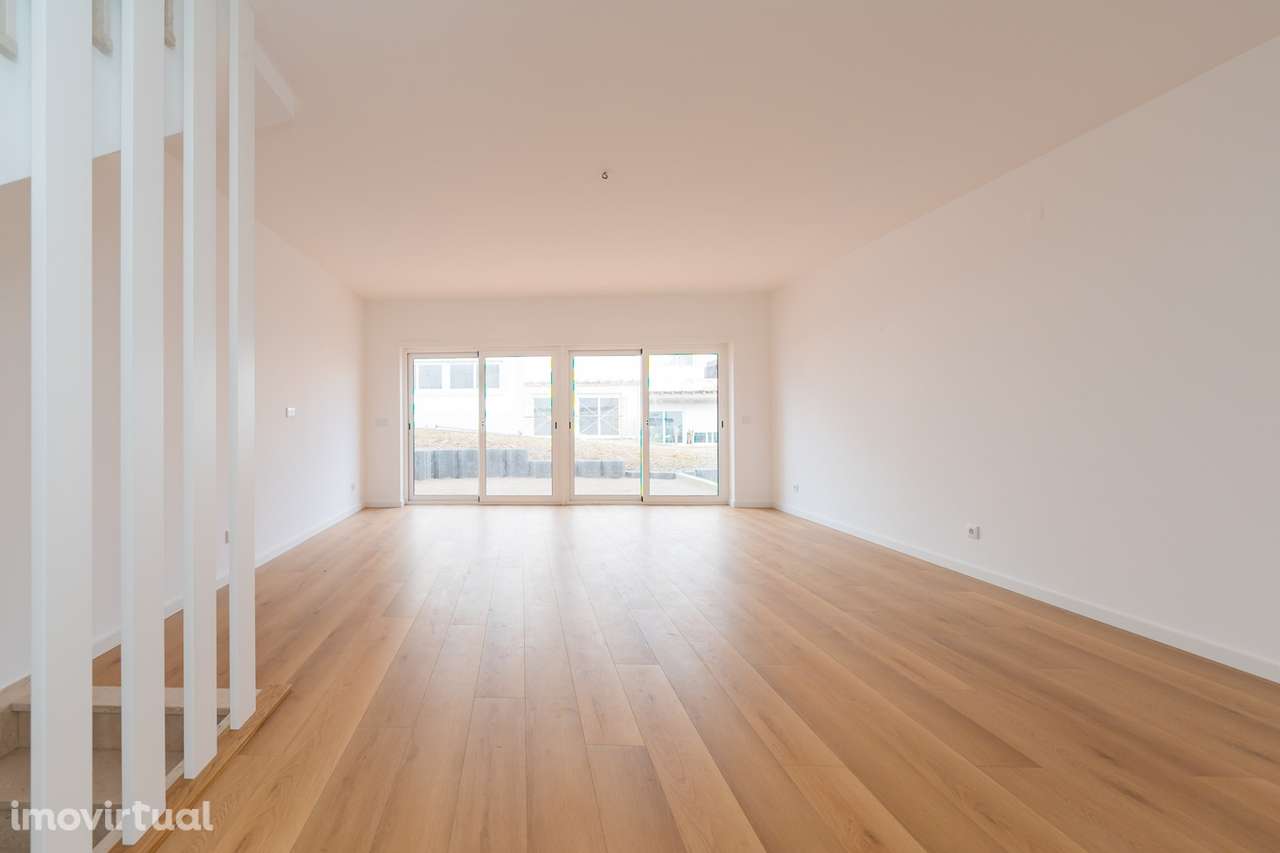 Moradia em Banda T2+1 Venda em Queluz e Belas,Sintra - Grande imagem: 3/56