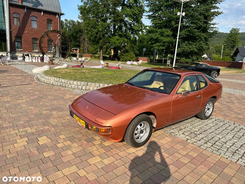 Porsche 924 - 8