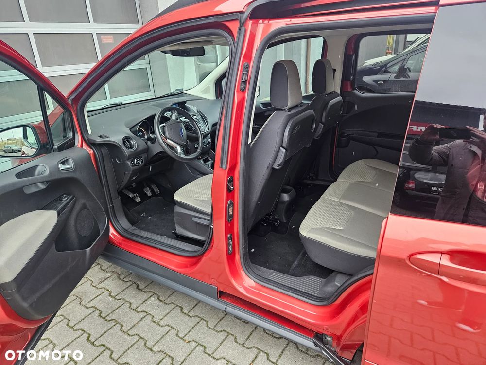 Ford Tourneo Courier 1.0 EcoBoost Titanium - 21