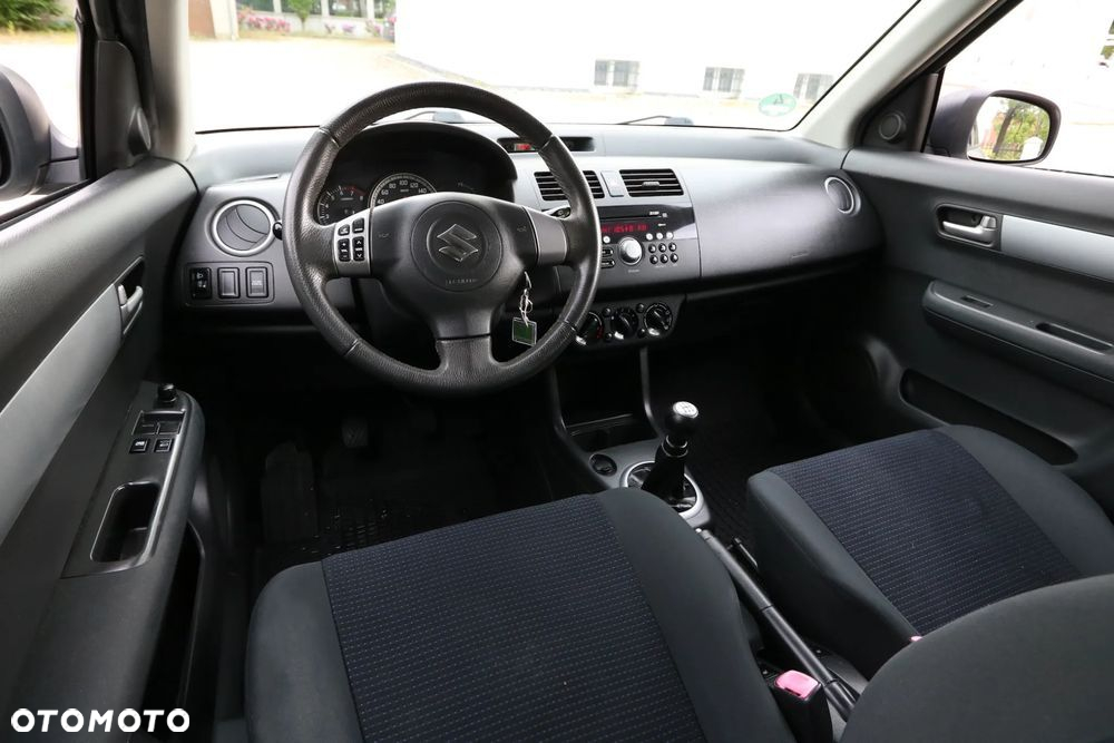 Suzuki Swift 1.3 Sunlight Edition - 8