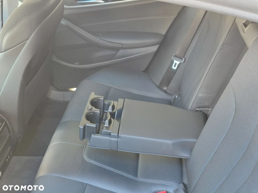 BMW Seria 5 520d xDrive Sport Line sport - 25