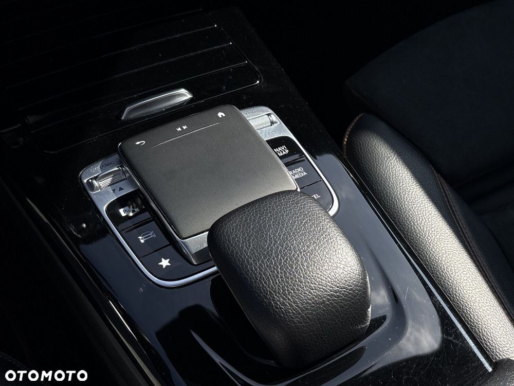 Mercedes-Benz CLA 220 4-Matic Edition 1 7G-DCT - 29