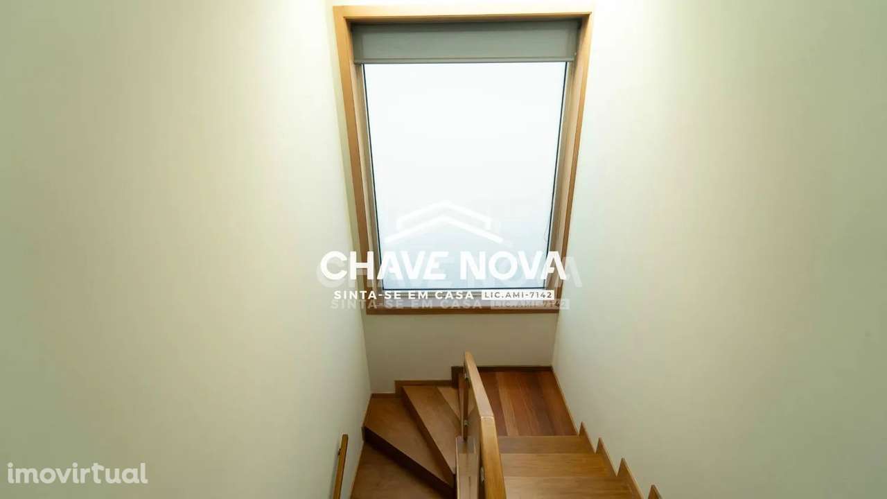 Moradia T4 em condomínio fechado com piscina em Perosinho - Grande imagem: 5/34