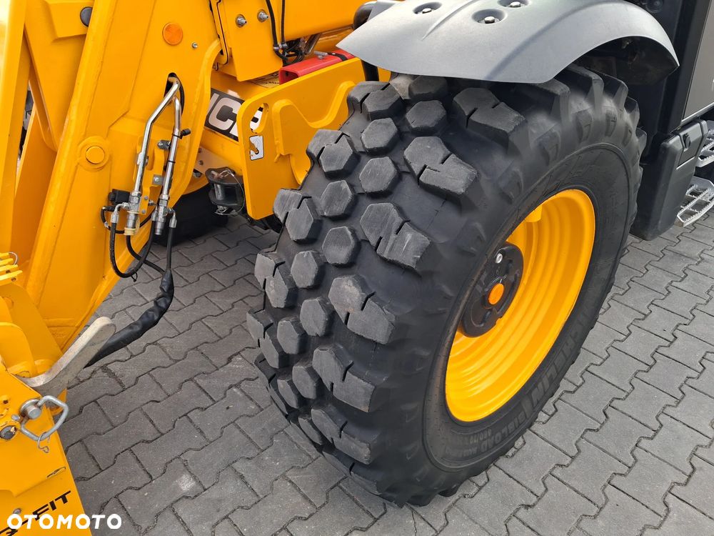 JCB 542 - 70 AGRI XTRA - 10