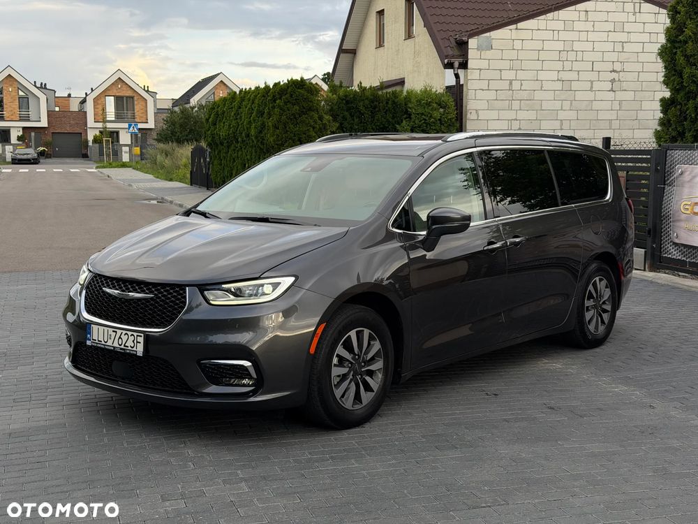 Chrysler Pacifica - 4
