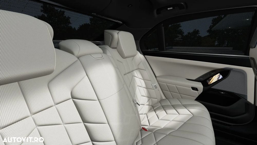 BMW Seria 7 740 xDrive - 11
