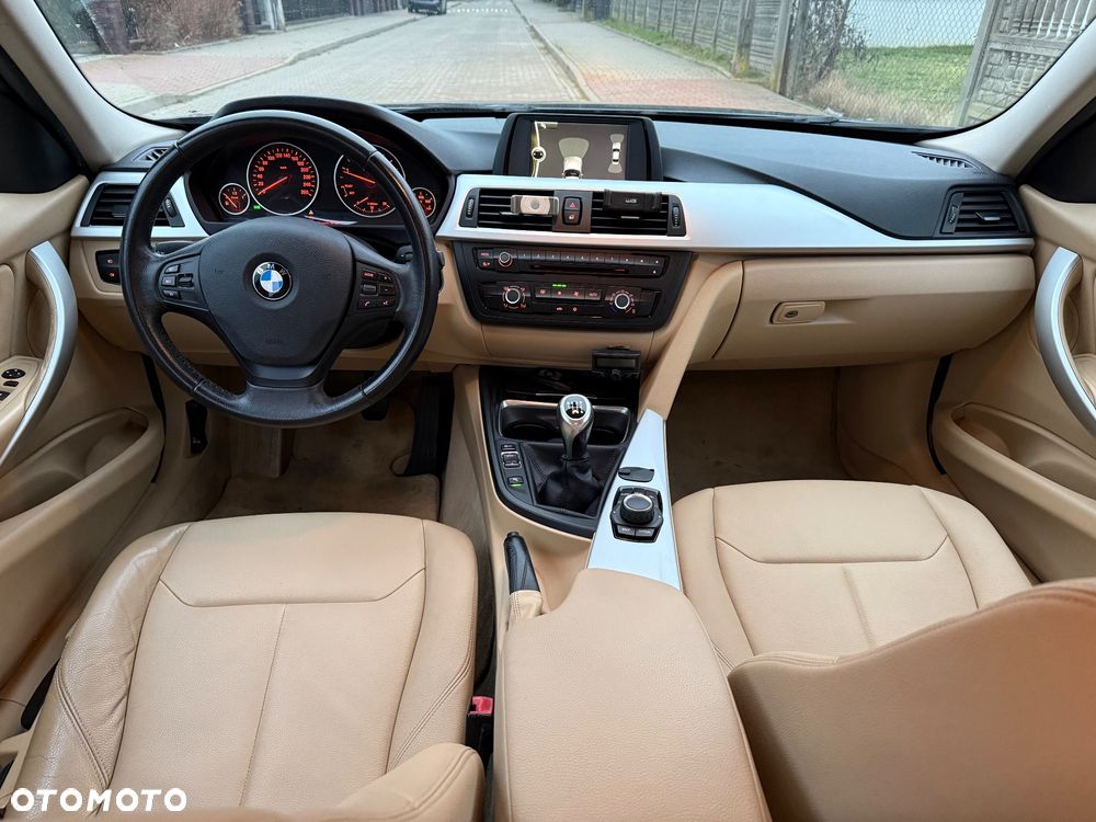 BMW Seria 3 - 25