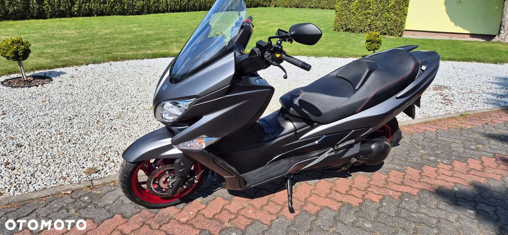 Suzuki Burgman - 4
