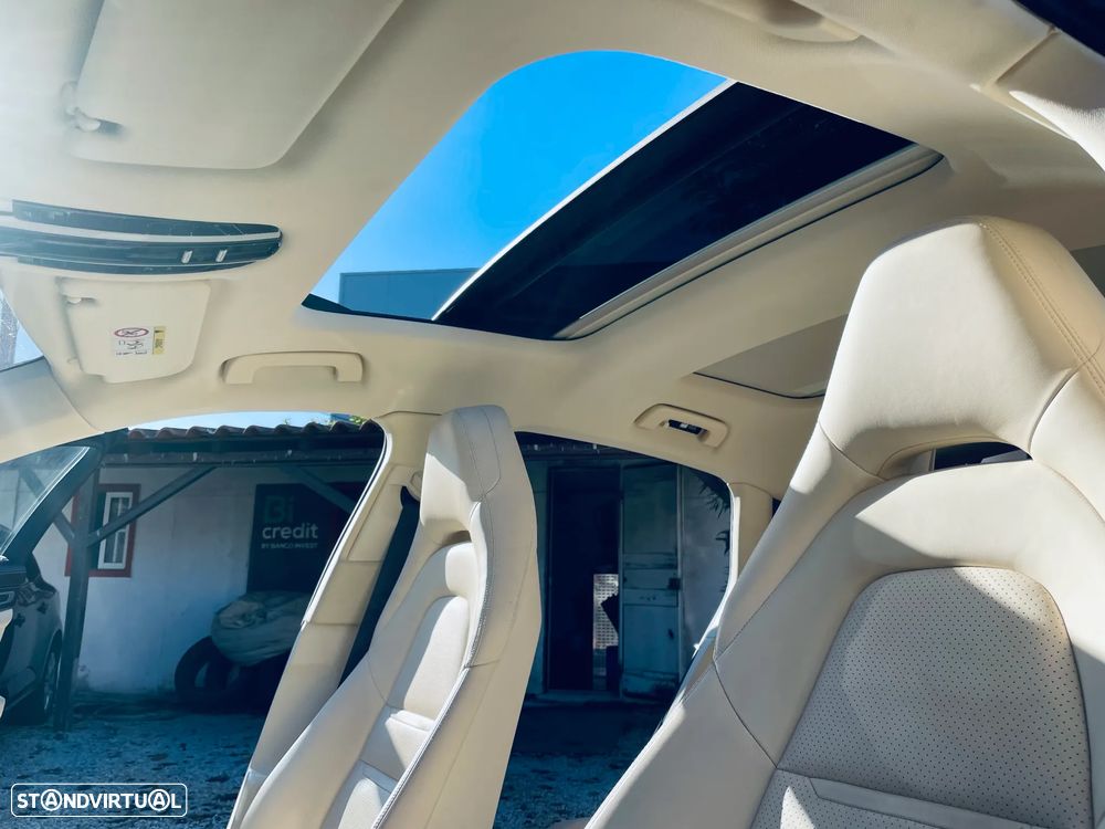 Porsche Panamera 4 E-Hybrid Platinum Edition - 10