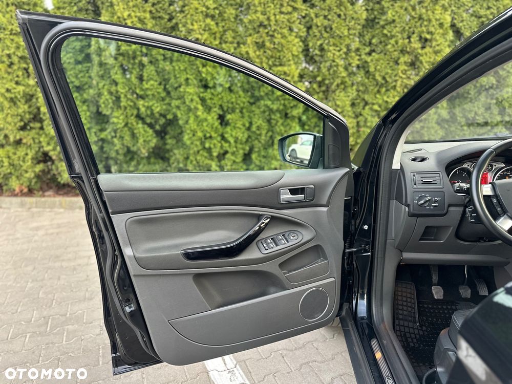 Ford Kuga 2.0 TDCi 4x4 Titanium - 30