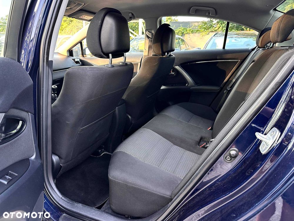 Toyota Avensis - 7