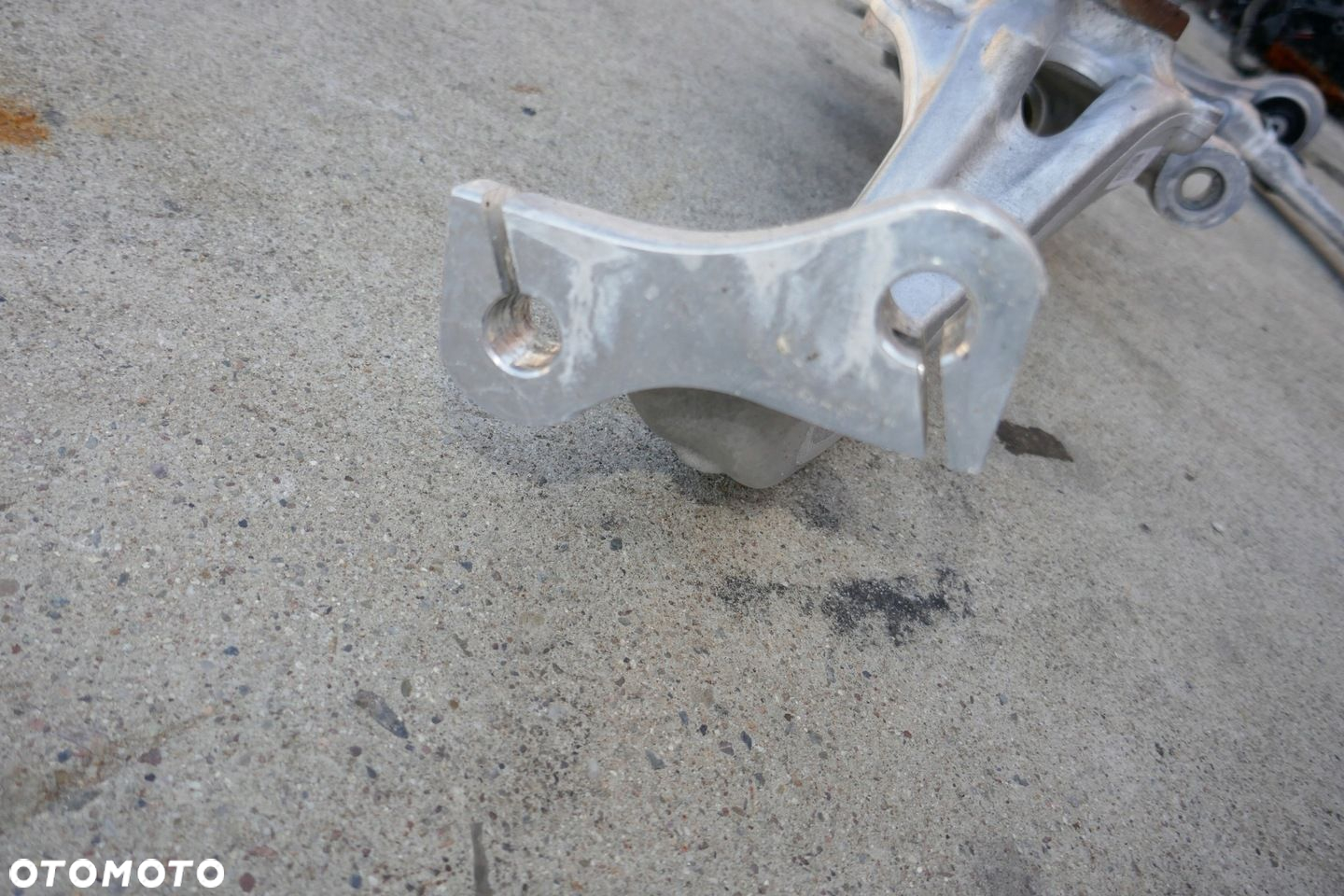 ZWROTNICA PIASTA LEWY PRZÓD AUDI A4 B9 8W0407559 2022r - 7