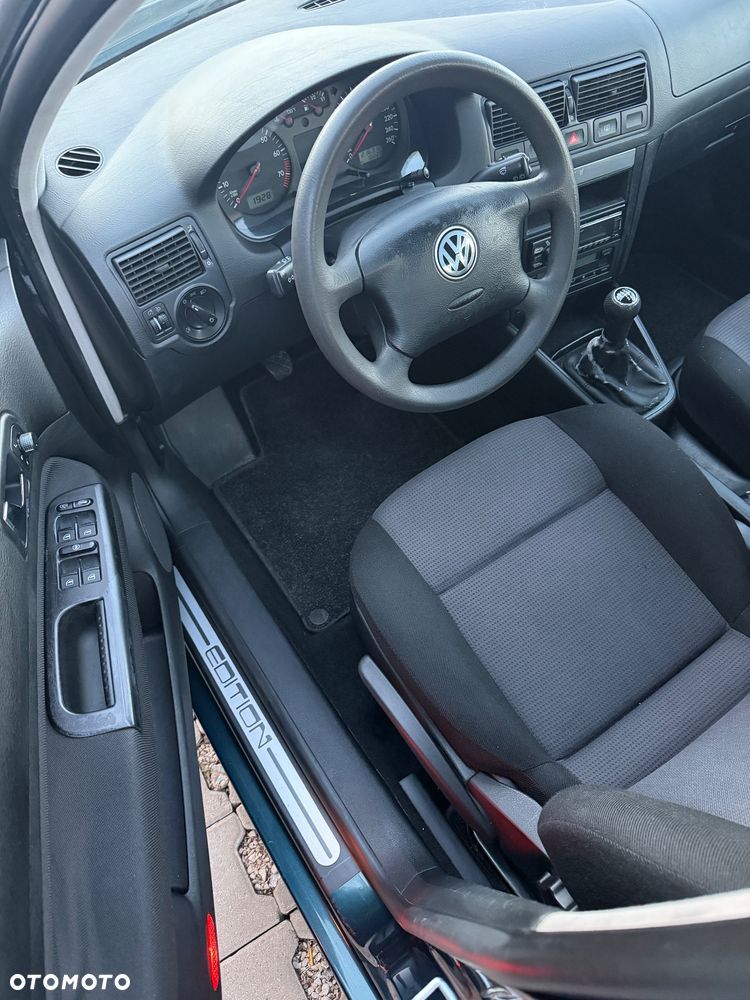 Volkswagen Golf 1.6 Comfortline - 11