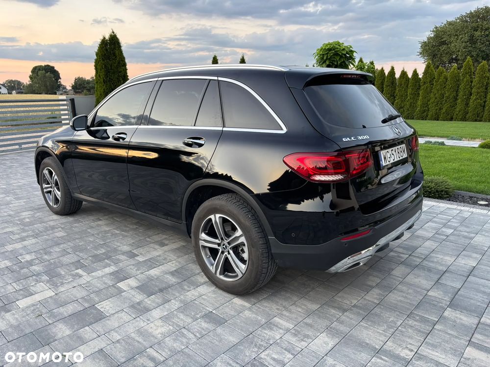Mercedes-Benz GLC 300 4Matic 9G-TRONIC Exclusive - 5