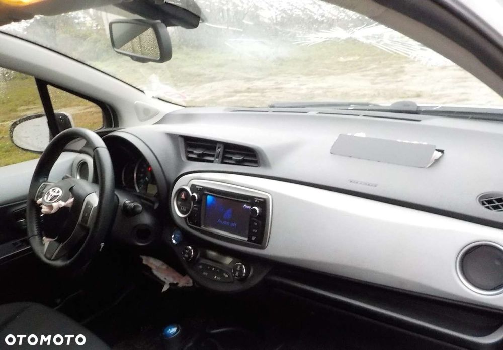 Toyota Yaris - 16