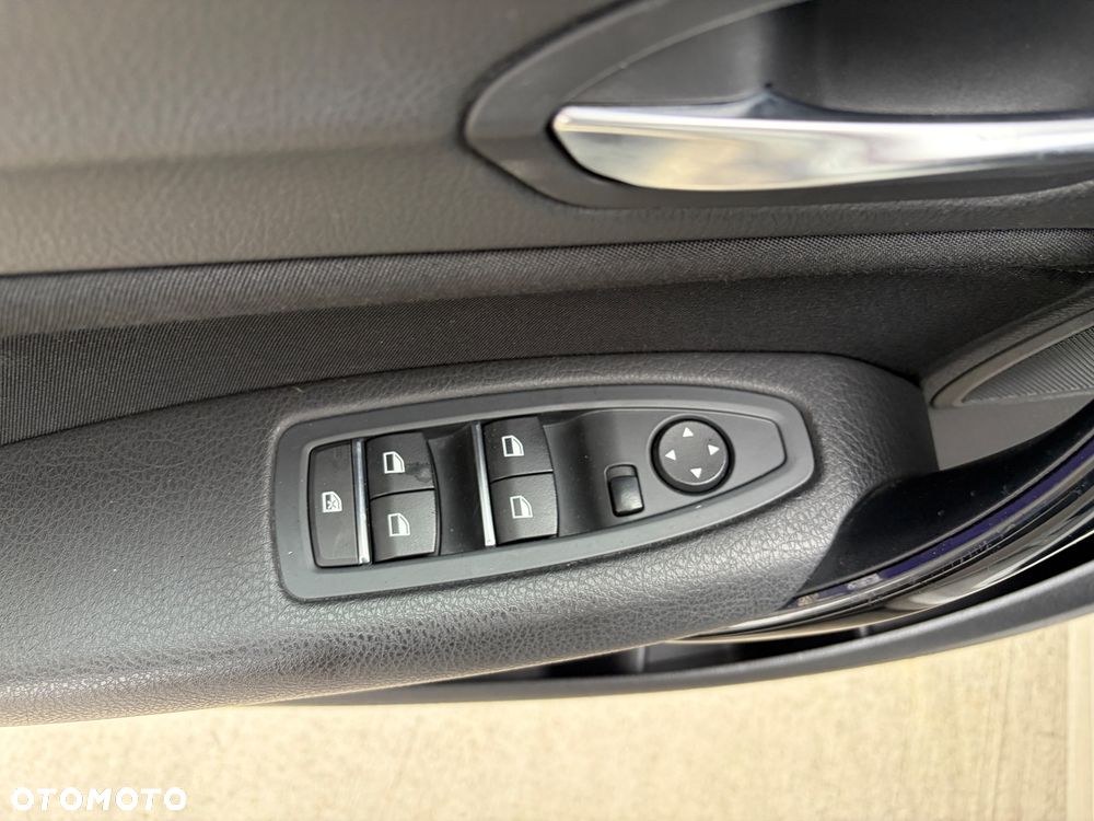 BMW Seria 1 118i Sport Line Shadow - 14