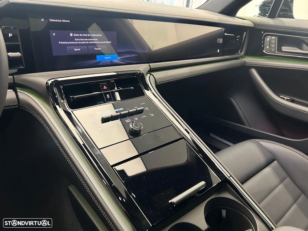 Porsche Panamera 4 E-Hybrid - 21