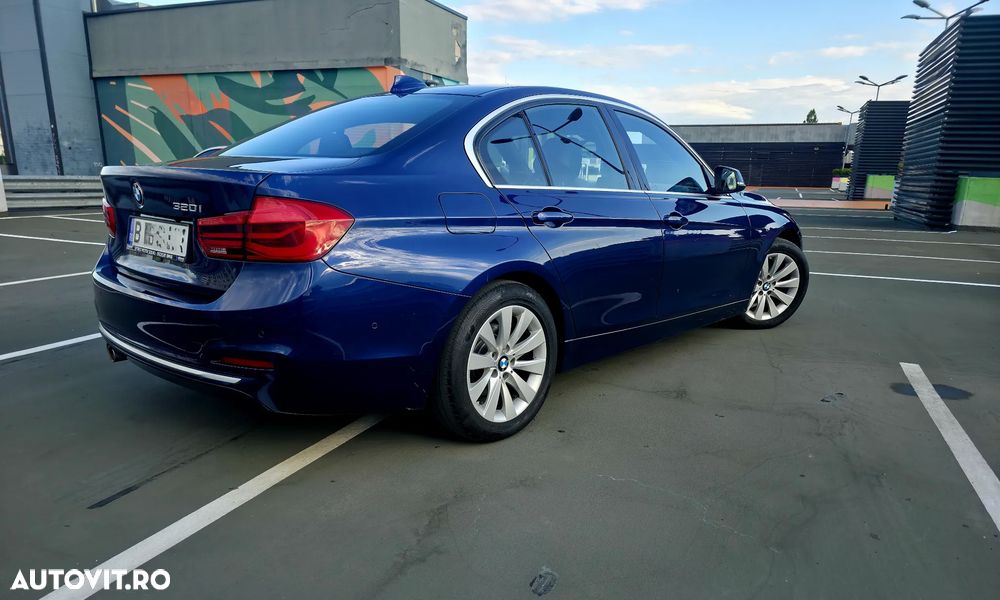 BMW Seria 3 320i Aut. Luxury Line - 5