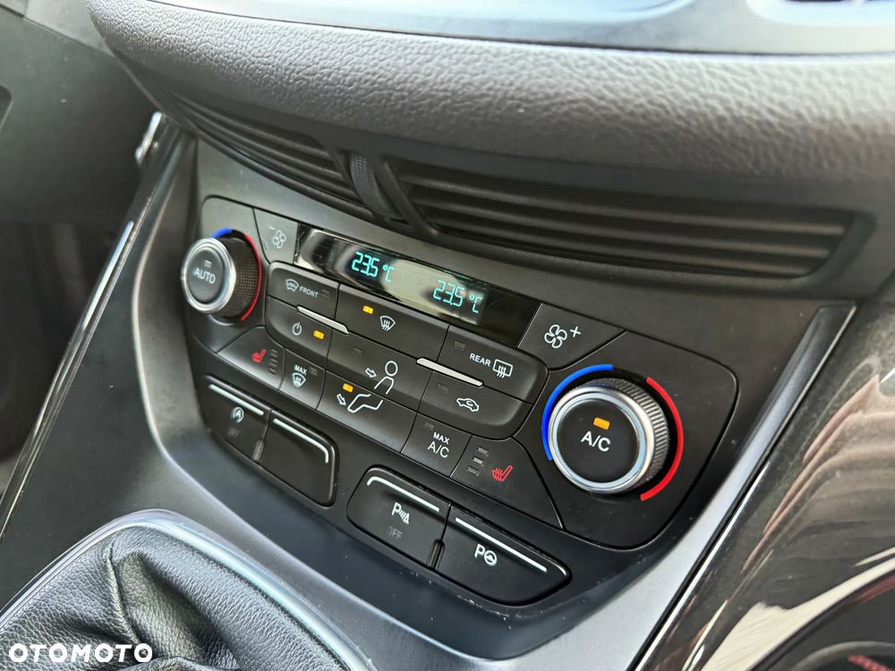 Ford Kuga 1.5 EcoBoost 2x4 ST-Line - 37