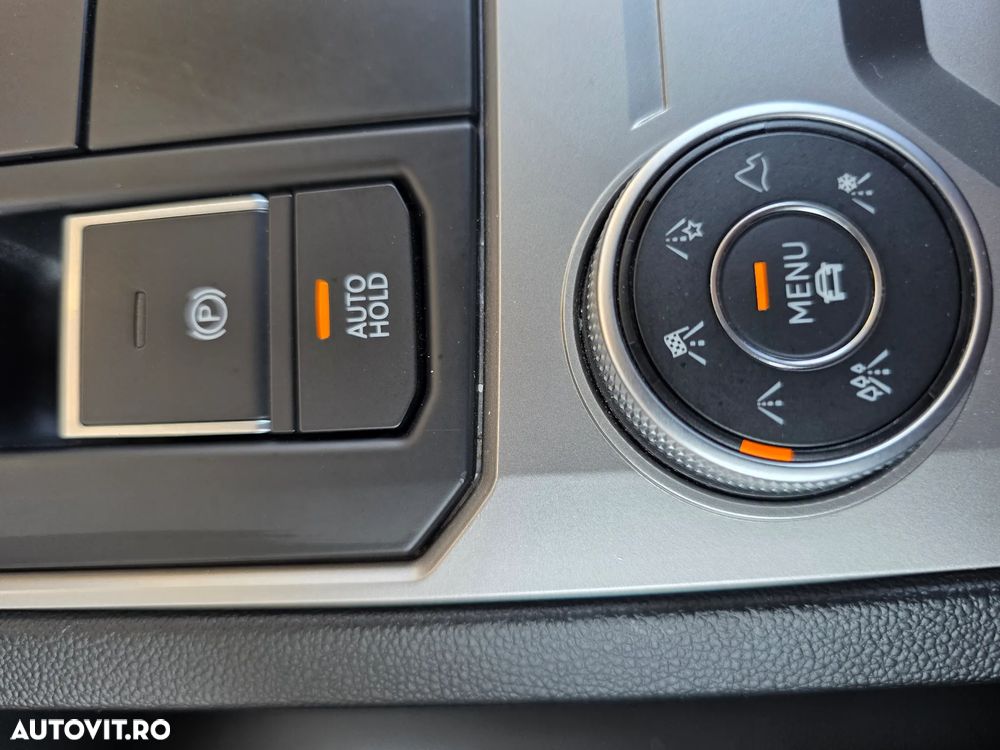 Volkswagen Touareg V6 TDI Elegance - 12