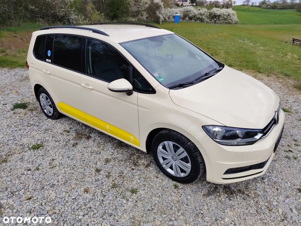 Volkswagen Touran - 18