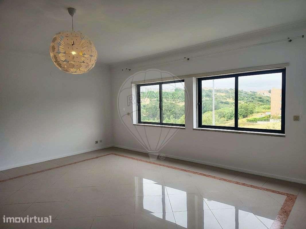 Apartamento T2 para arrendamento - Grande imagem: 2/50